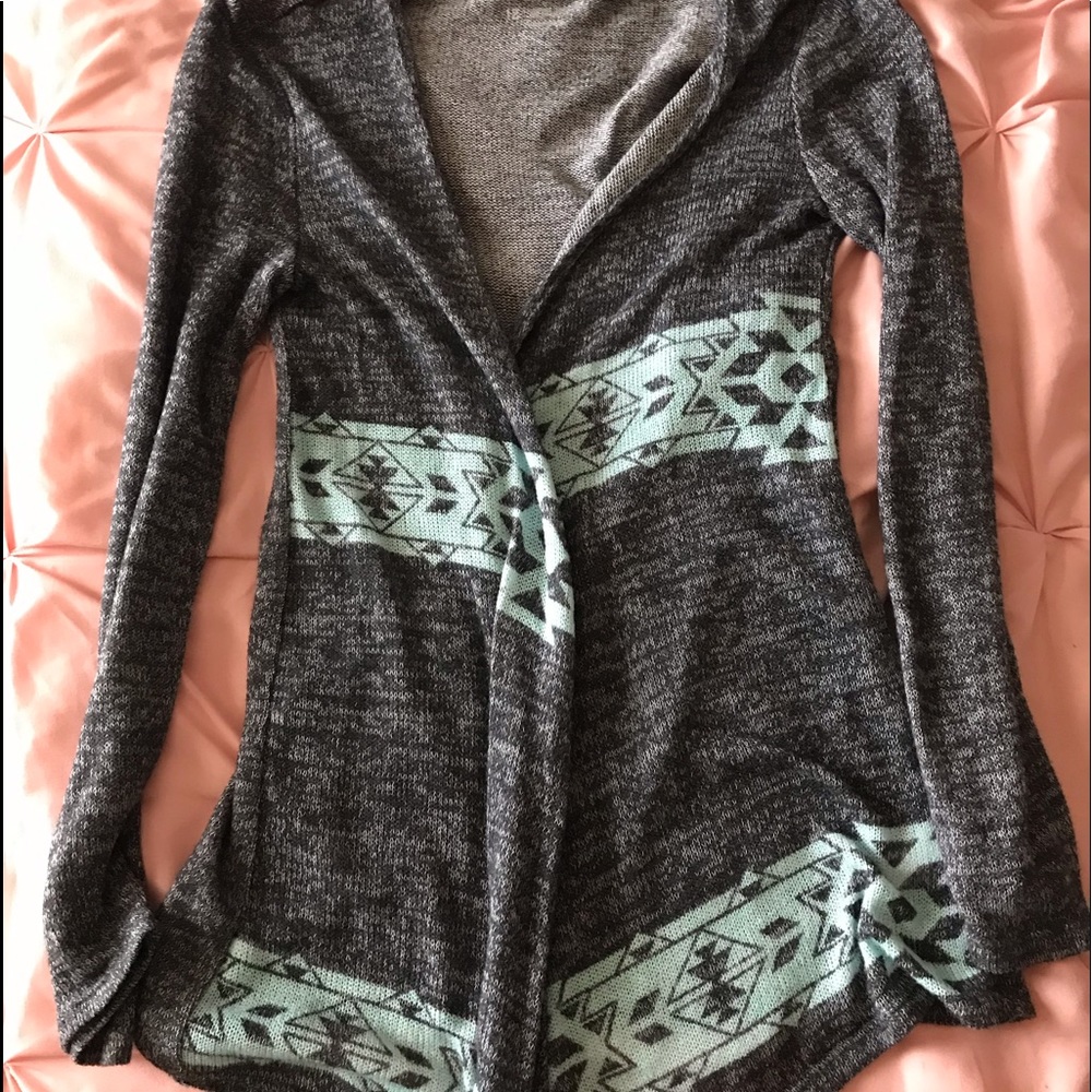 Light weight sweater